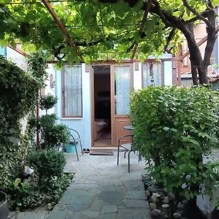 κυανον παραδοσιακή μονοκατοικία στην Florina